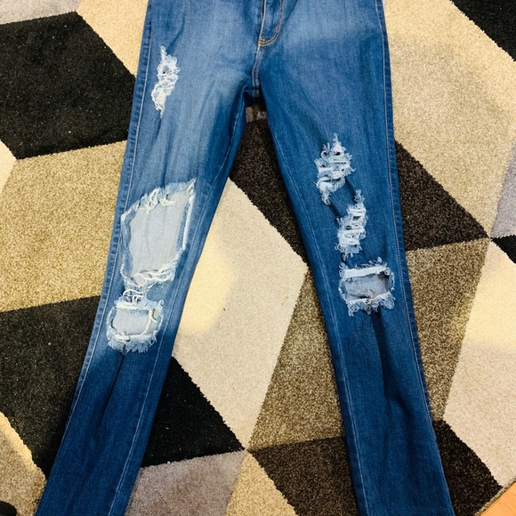 FashionNova beach bum jeans in medium blue wash - Picture 4 of 7